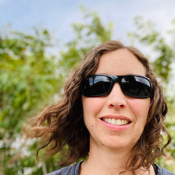 Meet your Posher, Vanessa - Picture 3 of 6